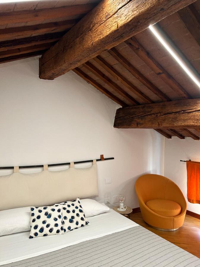 Chez Madame Hotel Ferrara Bagian luar foto