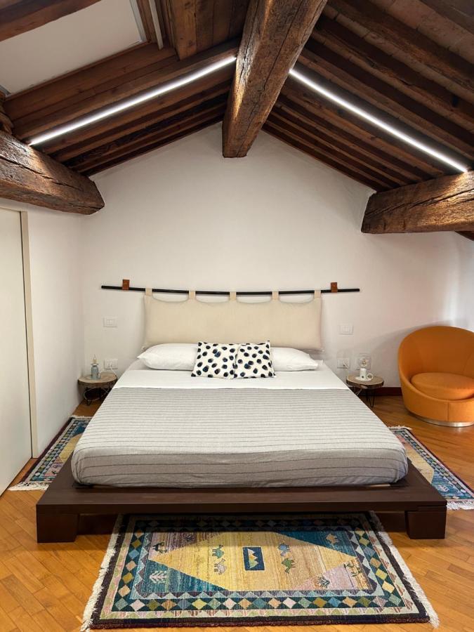 Chez Madame Hotel Ferrara Bagian luar foto