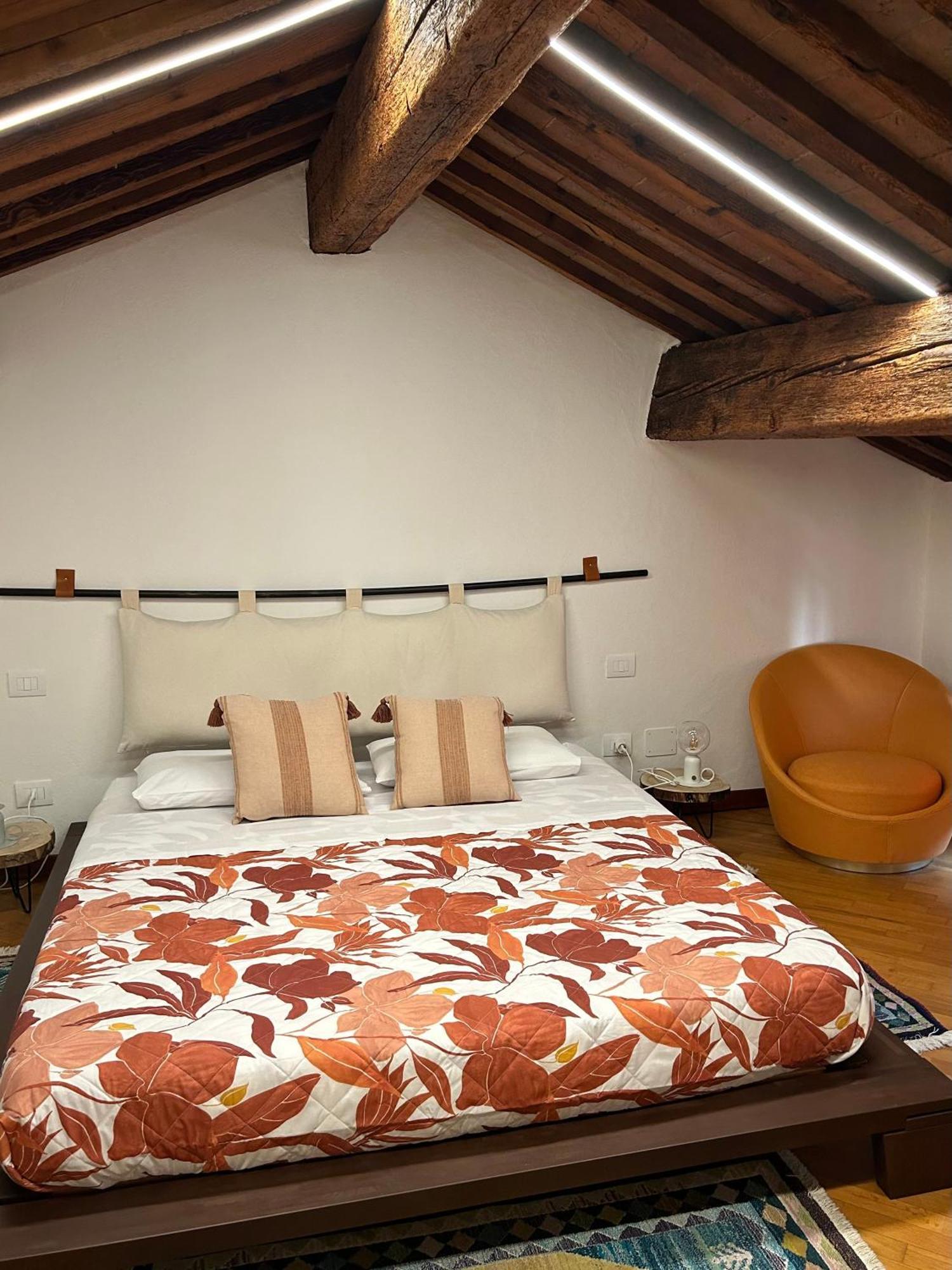 Chez Madame Hotel Ferrara Bagian luar foto